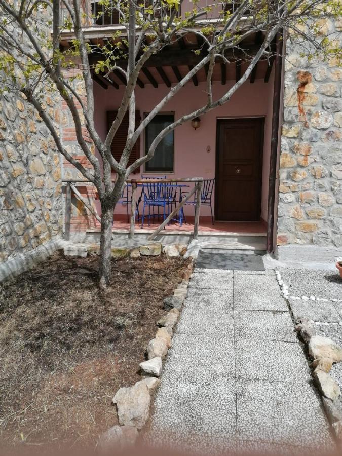 Il Casale Di Luna Сатурния Екстериор снимка